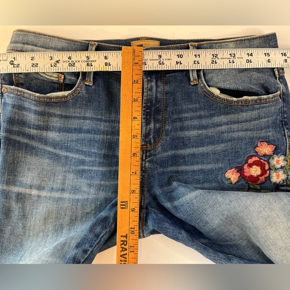 DRIFTWOOD Blue Jeans with Floral Embroidery - Picture 6 of 8